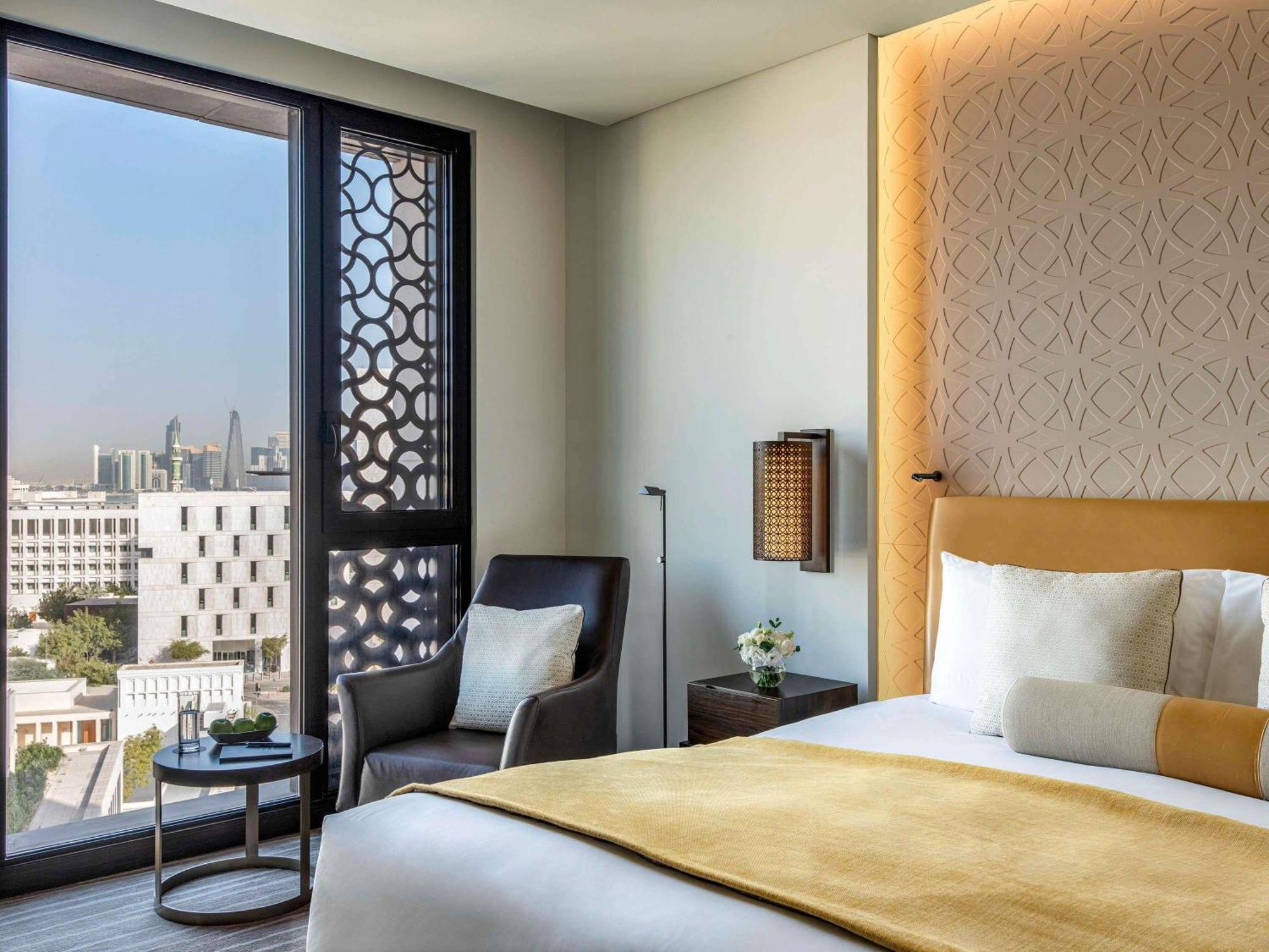 Superior King Room Corniche View